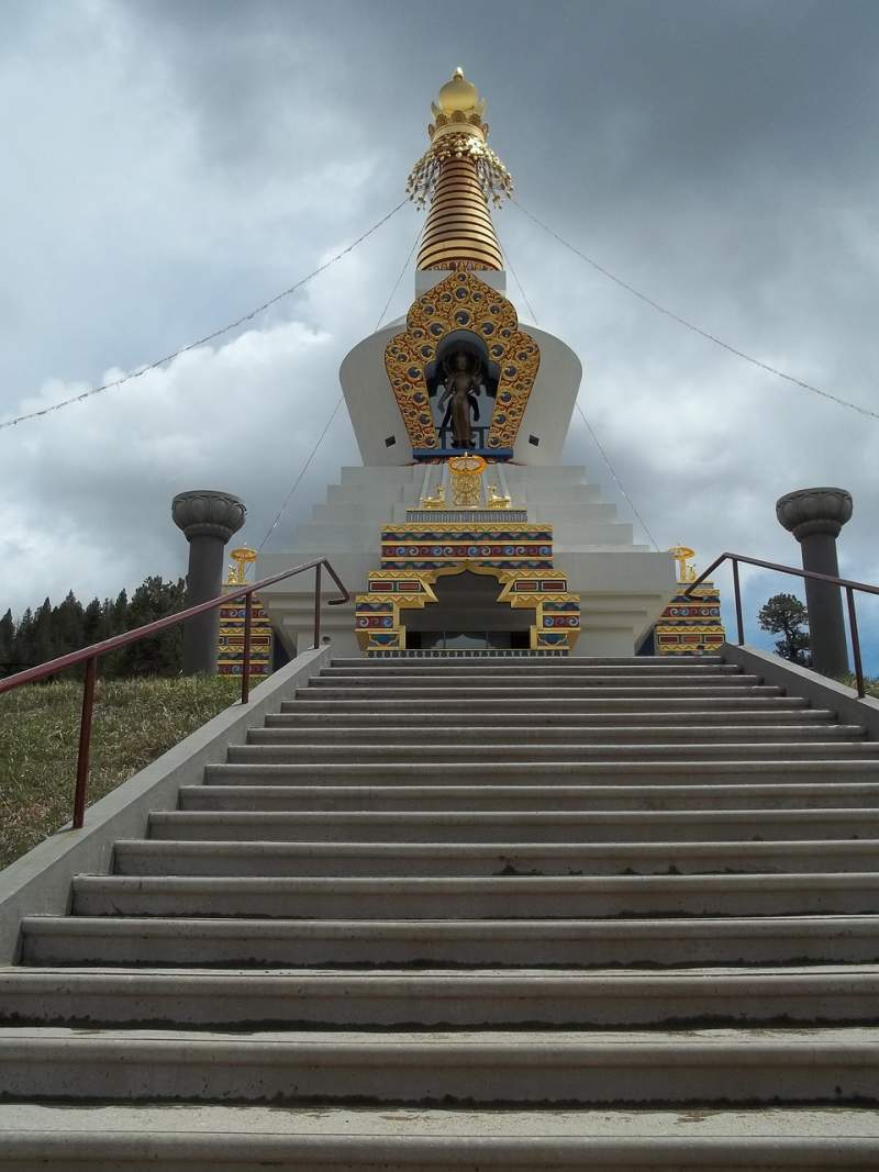 stupa-religion-buddhism-temple